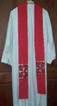 ¿ Sabias que…?. La estola es una prenda que forma parte de la vestidura del sacerdote católico.