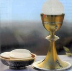 Los sacramentos y en especial la Eucaristía, columna vertebral de la Iglesia primitiva e Iglesia actual.