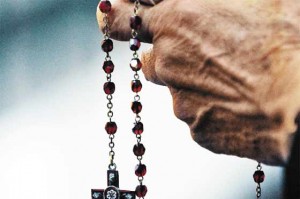 Oremos unidos a nuestro Padre, por nuestro hermano el Sr. Alexander Figueredo por su salud.