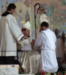 Celebra toda la comunidad de León Guanajuato la Cantamisa del Padre Ricardo García Muñoz este 7 de enero.