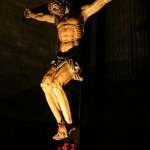 Descendió a los infiernos, al tercer día Resucito de entre los muertos.
