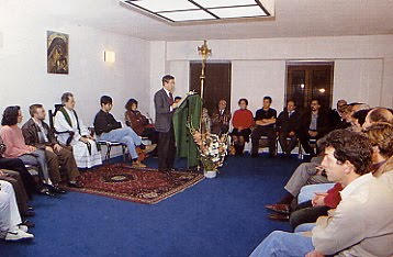 Necesidad de la Iglesia de revisar los programas de catequesis para los sacramentos.