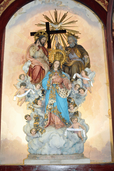 Un Minuto a los pies de la Virgencita de las  Tres Ave Marías