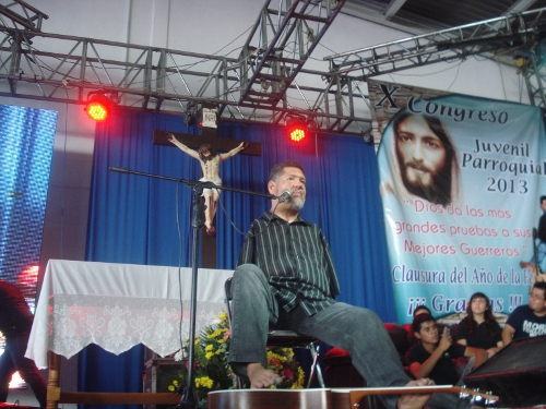 El Papa comenta y pide: Dios nos salve del espíritu mundano que negocia todo.