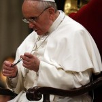 Acto de Reparación X Reparad por los sacerdotes que cierran sus oídos a mi voz y su corazón a mi presencia, pocos devotos del Santo Rosario y cortan la acción del Espíritu Santo.