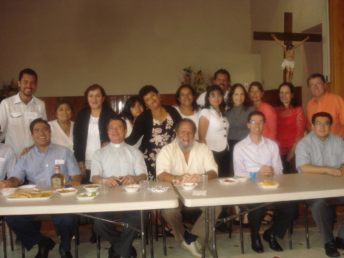 Convivio con servidores de la parroquia de San Pío X.