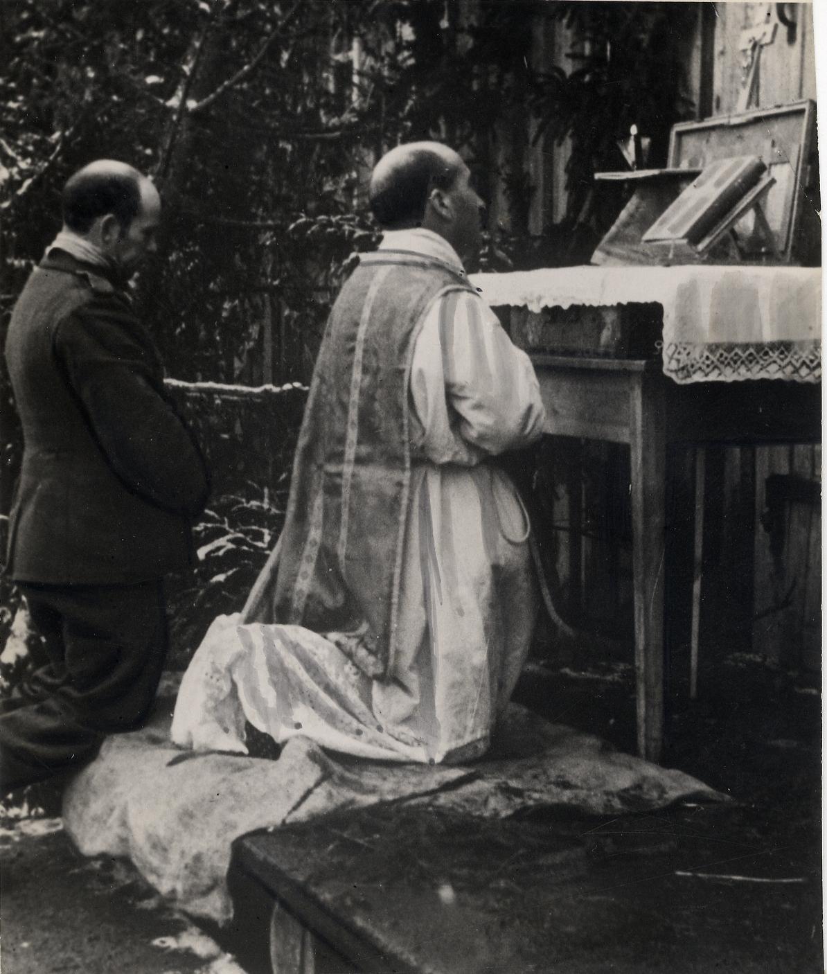 Acto de Reparación XI Reparad por los sacerdotes que beben de otras fuentes: fuentes herética o de la nueva era.