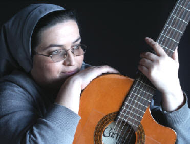 Hermana Glenda en León Gto. Caritas invita.