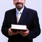 Padres que instruyen, hijos que escuchan. Salvador Gómez.