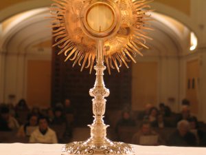 “Tres mujeres y tres jueces”   Papa Francisco Hora Santa  Parroquia de San Pío X