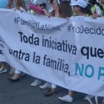 La familia leonesa marchó por la familia. Video.