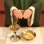 Jesús excelso en dar vida Jn 6, 51-58. Párroco Roberto Guerrero.