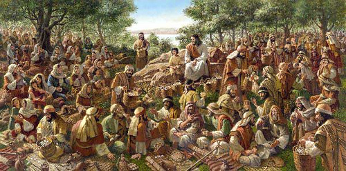 Evangelio San Mateo 14,13-21. Domingo 2 de Agosto de 2020. Nuestra Señora de los Ángeles.